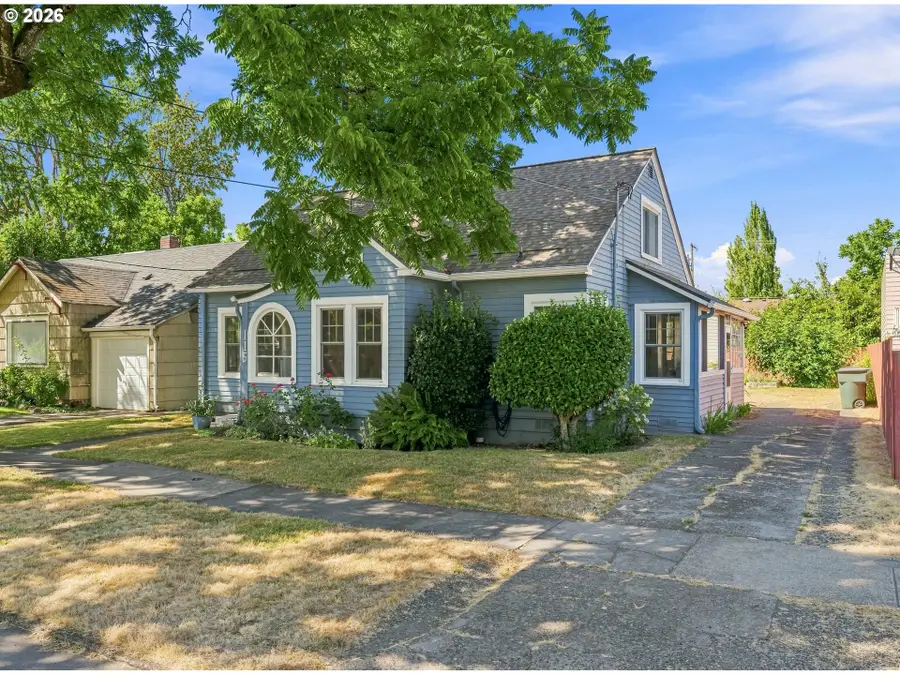 115 NW 9th St, McMinnville, OR 97128 - #3
