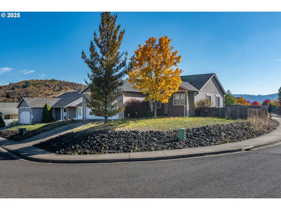 115 Silverado St, Roseburg, OR 97471 - Image #3