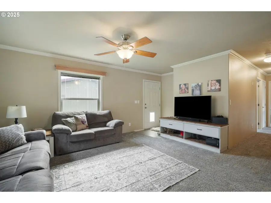 176 W Main St, Alsea, OR 97324 - Image #3