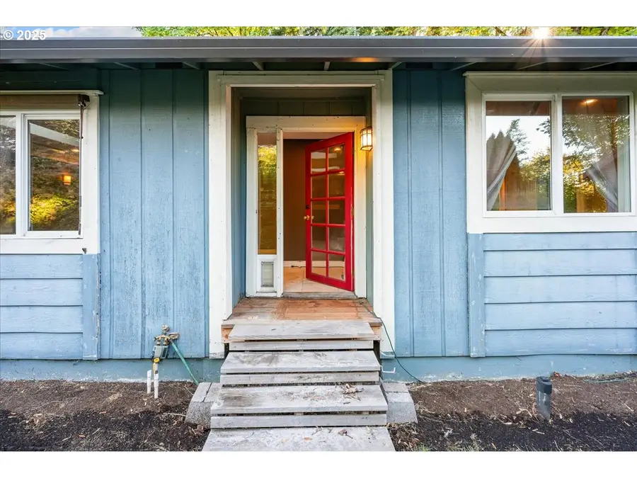 9320 SW Boones Ferry Rd, Portland, OR 97219 - Image #3