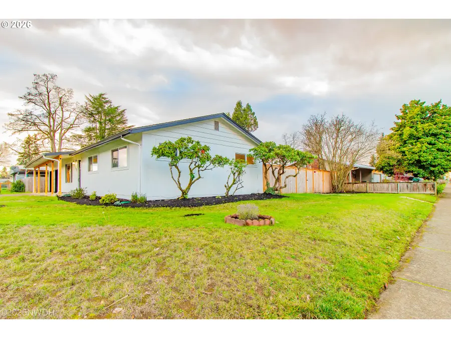 1682 Hemlock St, Eugene, OR 97404 - Image #2