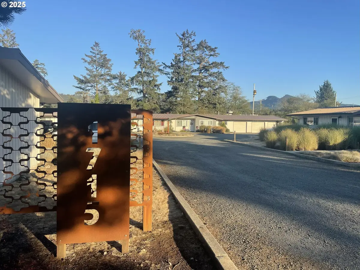 1715 S Franklin St, Seaside, OR 97138 - Image #1