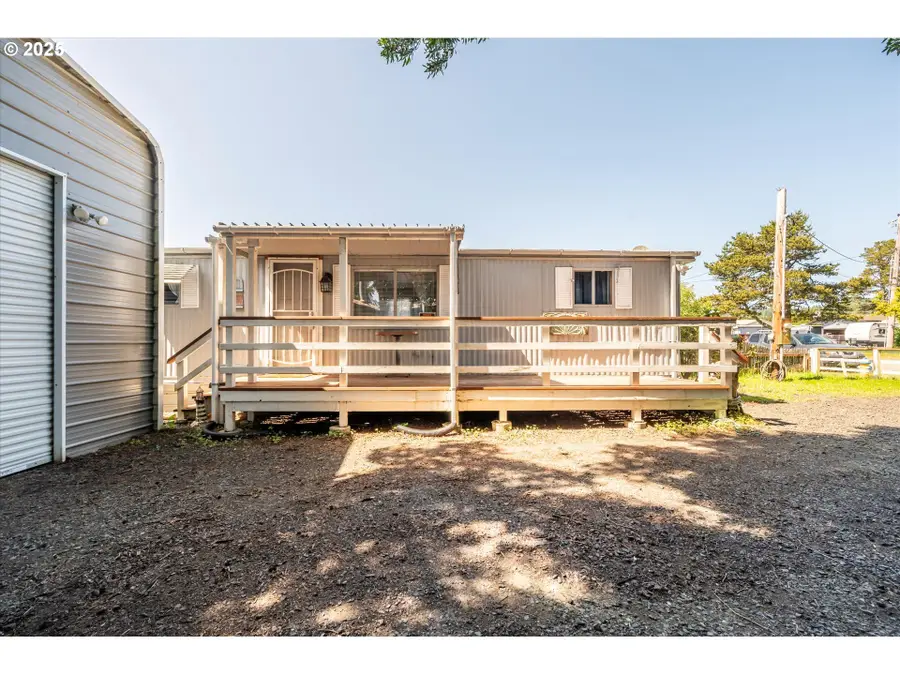 125 N 4th St, Lakeside, OR 97449 - Image #2