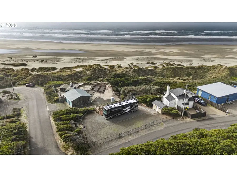 88592 3rd Ave, Florence, OR 97439 - #3
