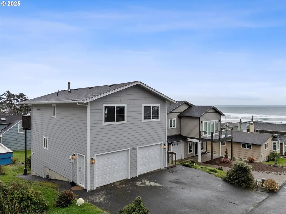 1910 NE 68th St, Lincoln City, OR 97367 - #1