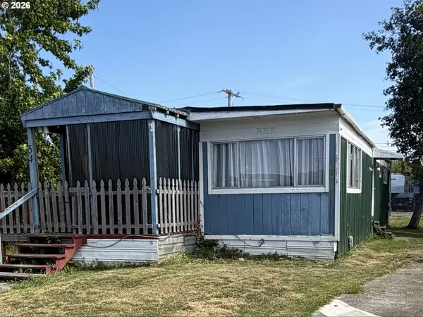 1000 N 8th St #54, Reedsport, OR 97467