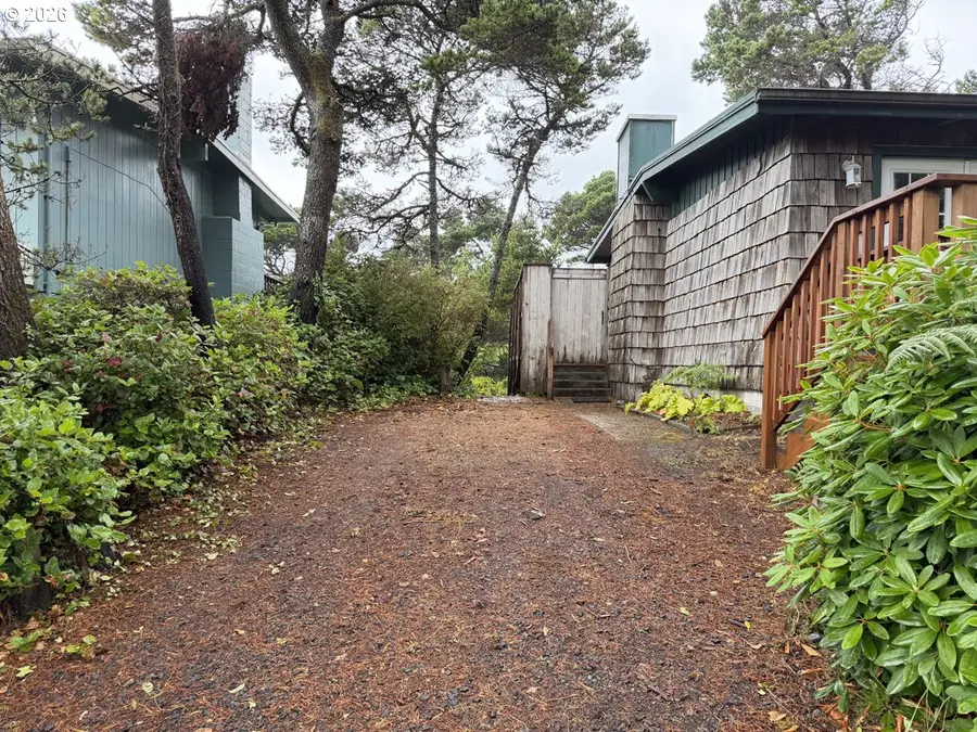 88216 2nd Ave, Florence, OR 97439 - #3