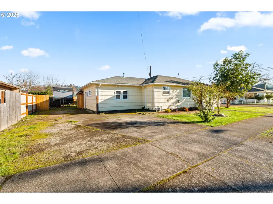 1185 Franklin St, Lebanon, OR 97355 - Image #2