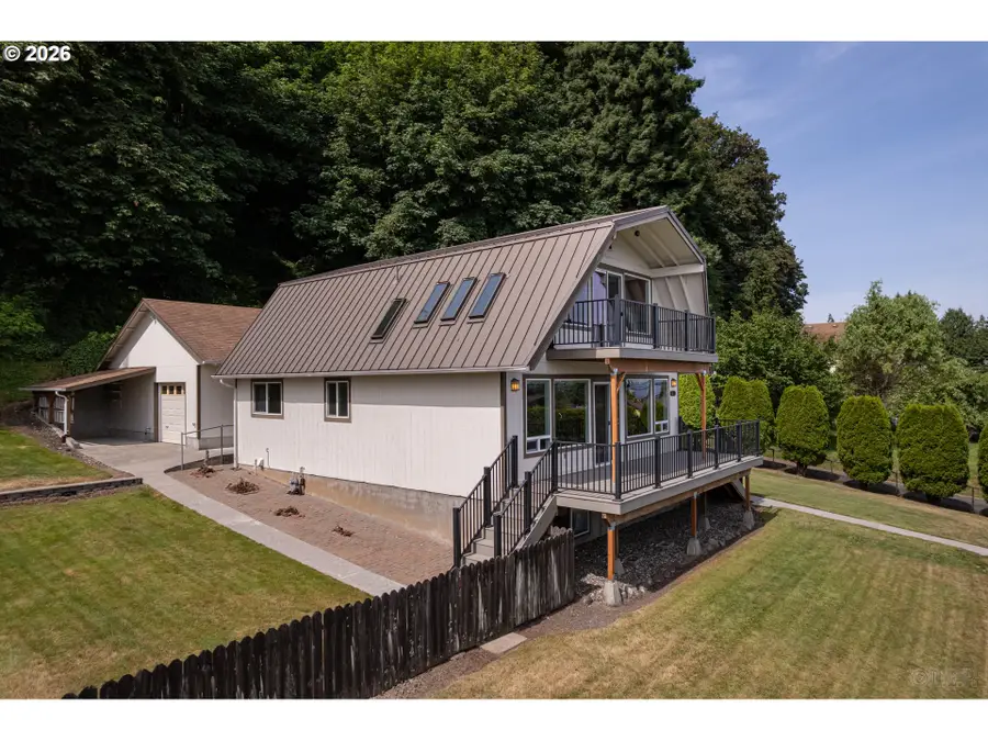 1024 W C St, Rainier, OR 97048 - #2