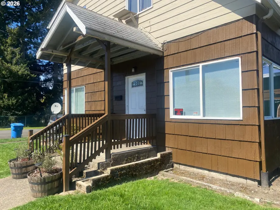 601 Ayers St, Kelso, WA 98626 - #2