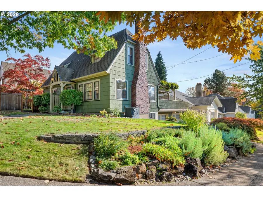 3804 NE Wistaria Dr, Portland, OR 97212 - #3