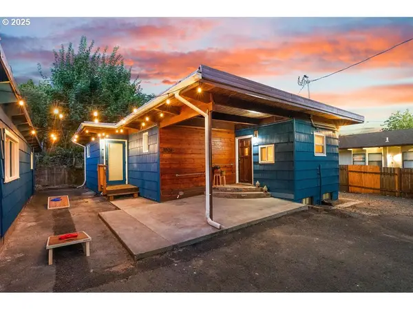 3909 NW Rose St, Vancouver, WA 98660