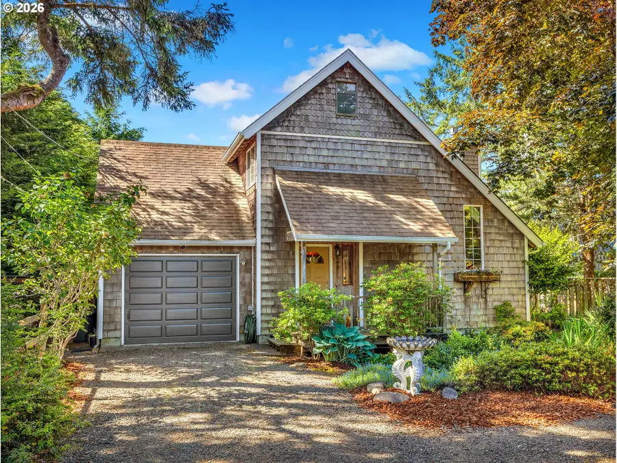 643 5th St, Gearhart, OR 97138 - #2