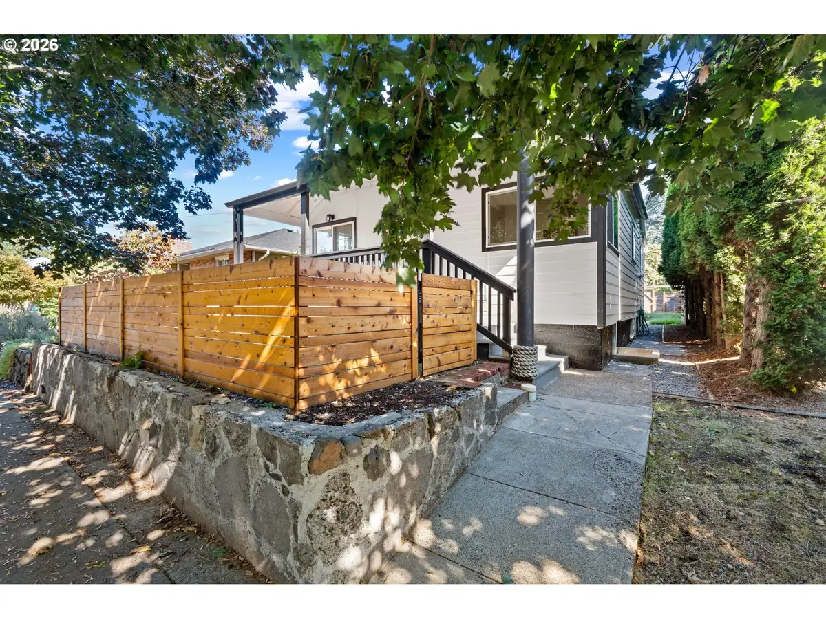 6023 N Amherst St, Portland, OR 97203 - #1