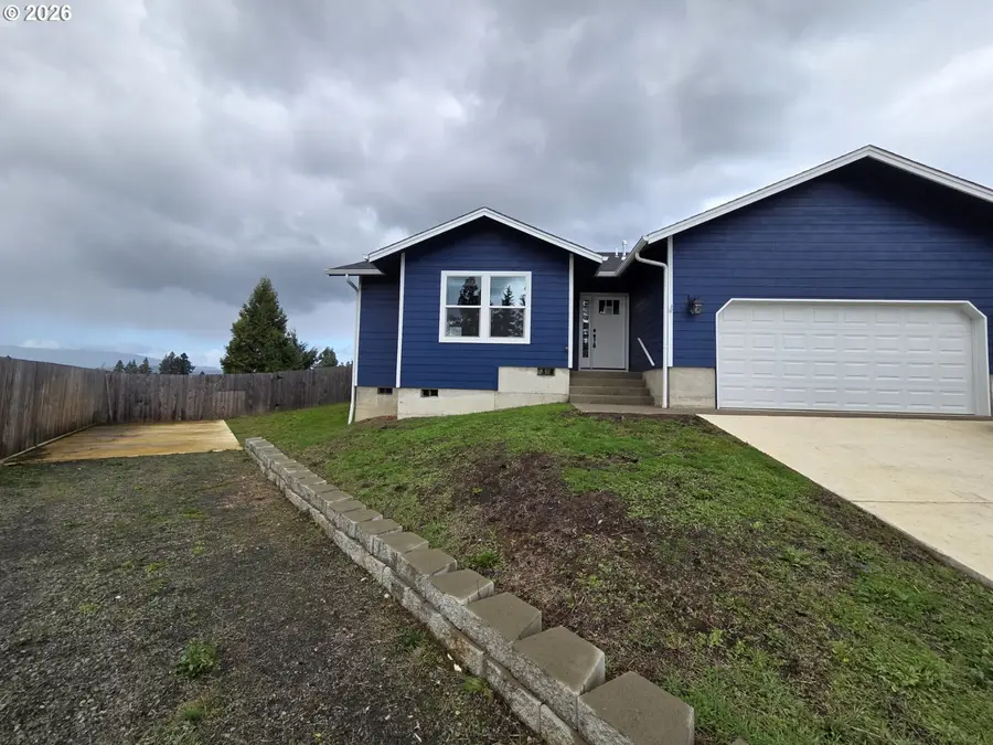 263 Addison Ave, Sutherlin, OR 97479 - Image #2