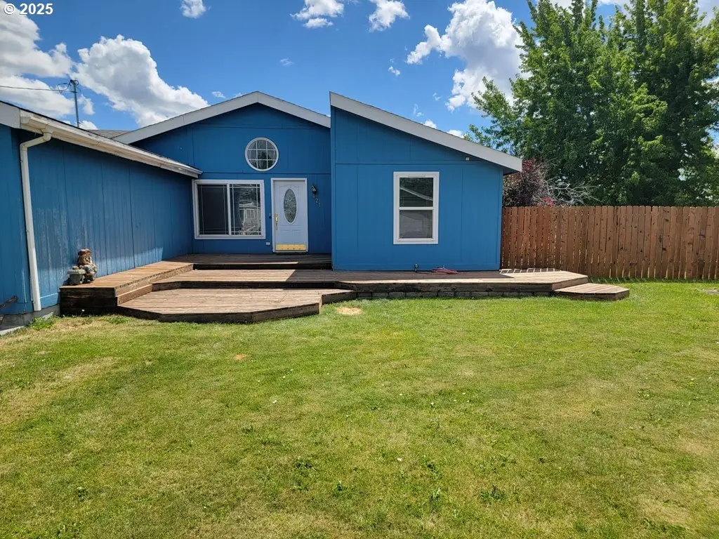 421 W Grant St, Burns, OR 97720 - Image #1