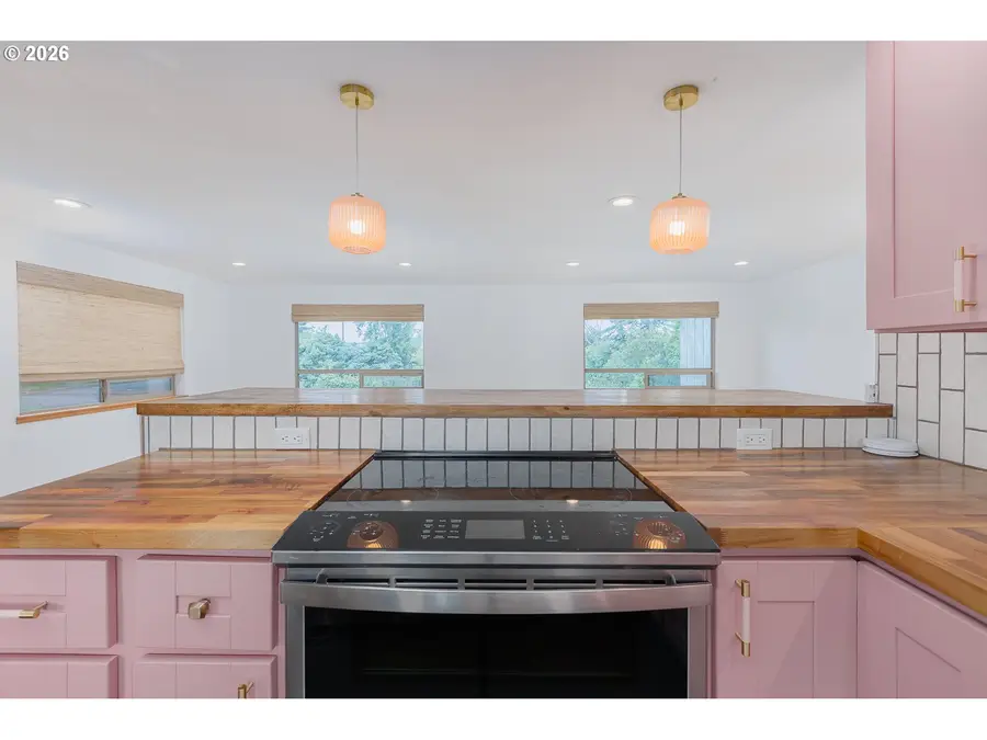 317 NE Benton St, Newport, OR 97365 - #2