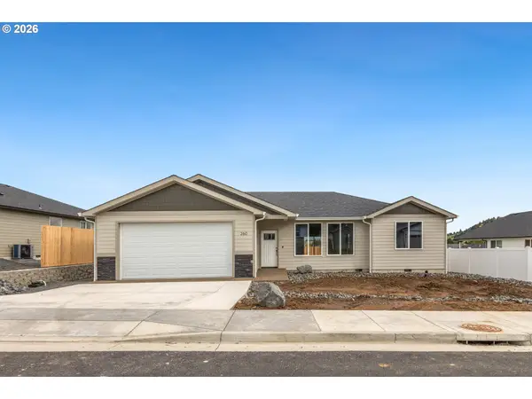 260 SE Logan St, Winston, OR 97496