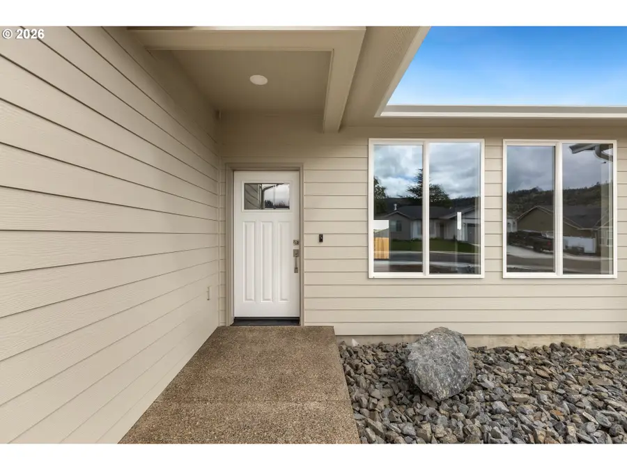 260 SE Logan St, Winston, OR 97496 - #2