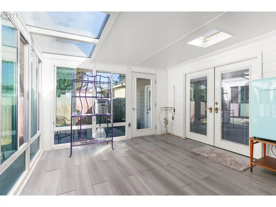 2247 Oregon Ct, Woodburn, OR 97071 - Image #3