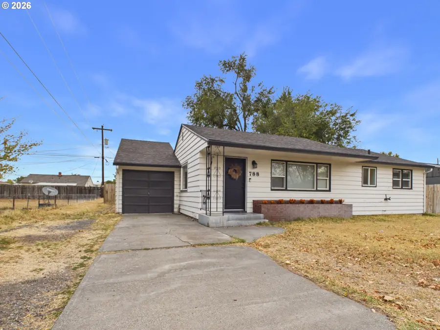 788 W Tamarack Ave, Hermiston, OR 97838 - #3