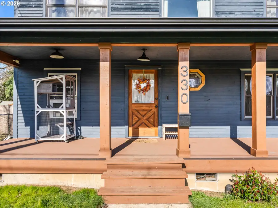 330 W Dartmouth St, Gladstone, OR 97027 - #2