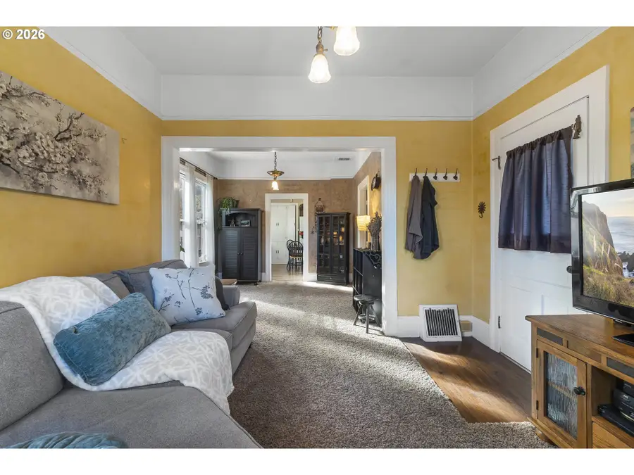 9027 N Charleston Ave, Portland, OR 97203 - #3