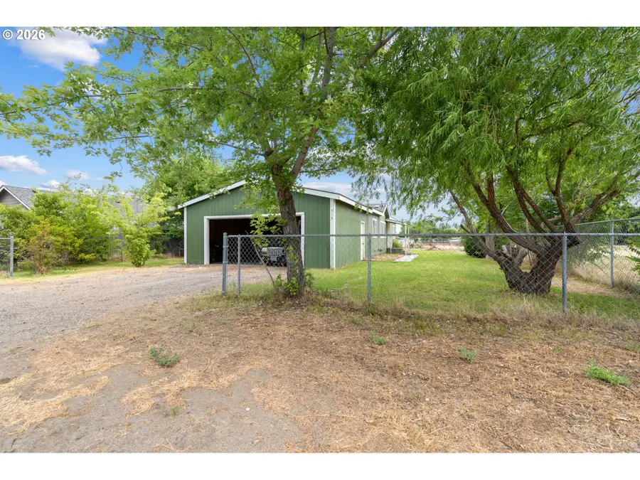 315 SE Third St, Irrigon, OR 97844 - #3
