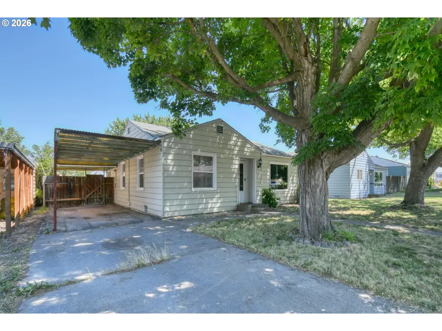 433 E Darwin St, Athena, OR 97813 - #2