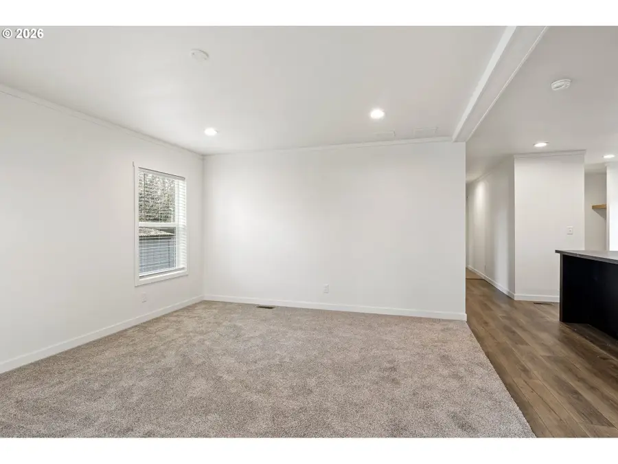 631 E Ellendale Ave #206, Dallas, OR 97338 - #3