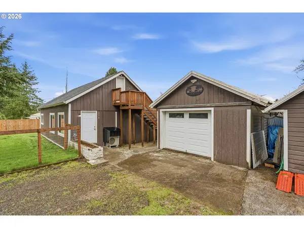 228 Holcomb Spur Rd, Kelso, WA 98626