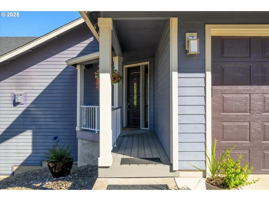 27067 Pickens Rd, Eugene, OR 97402 - Image #3