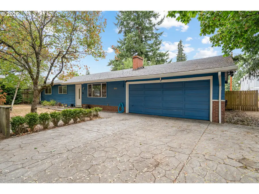 12661 SE Center St, Portland, OR 97236 - #3