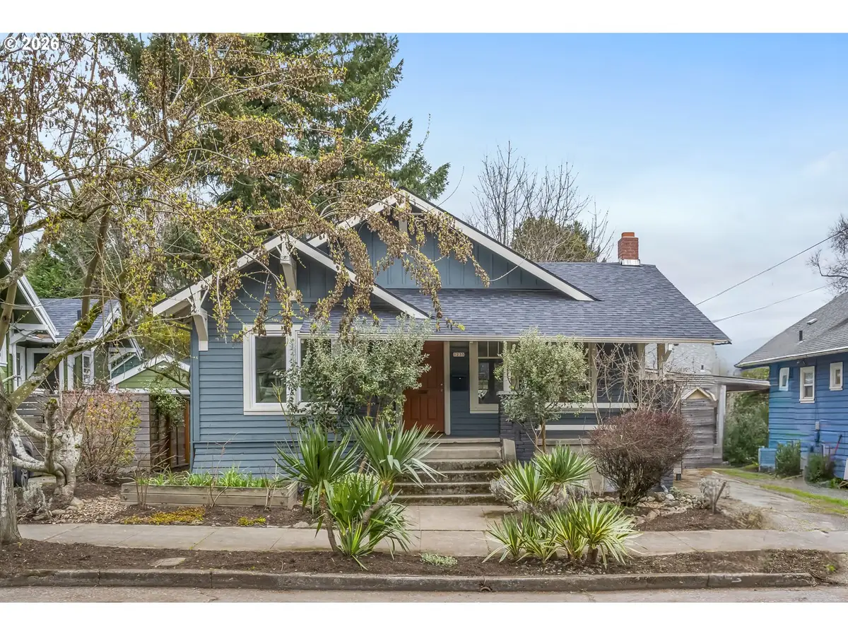 1235 SE Reynolds St, Portland, OR 97202 - #1