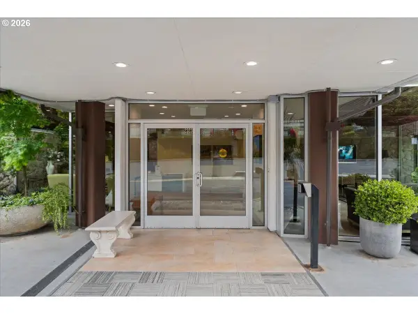 2323 SW Park Pl #706, Portland, OR 97205