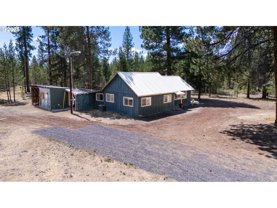 652 Chapman St, Gilchrist, OR 97737 - Image #3