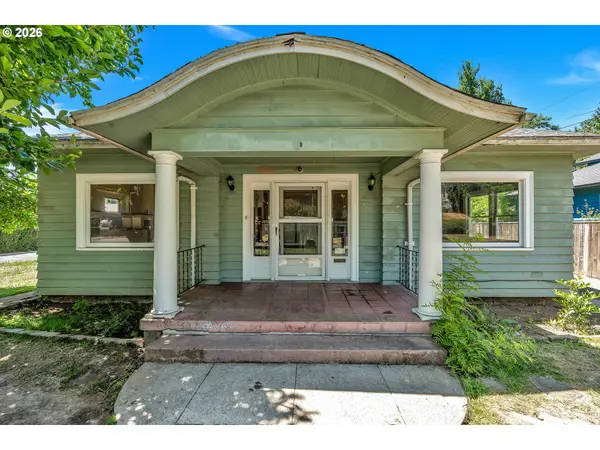 8906 N Willamette Blvd, Portland, OR 97203