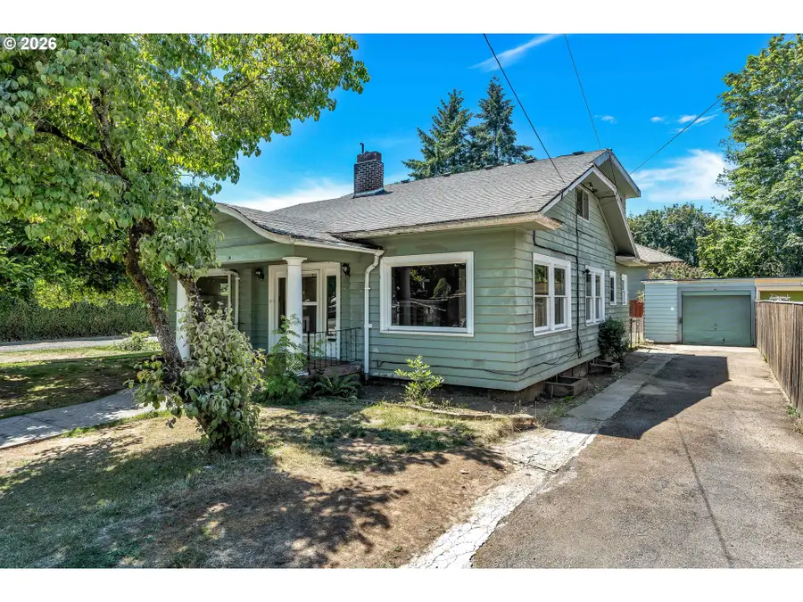 8906 N Willamette Blvd, Portland, OR 97203 - #2