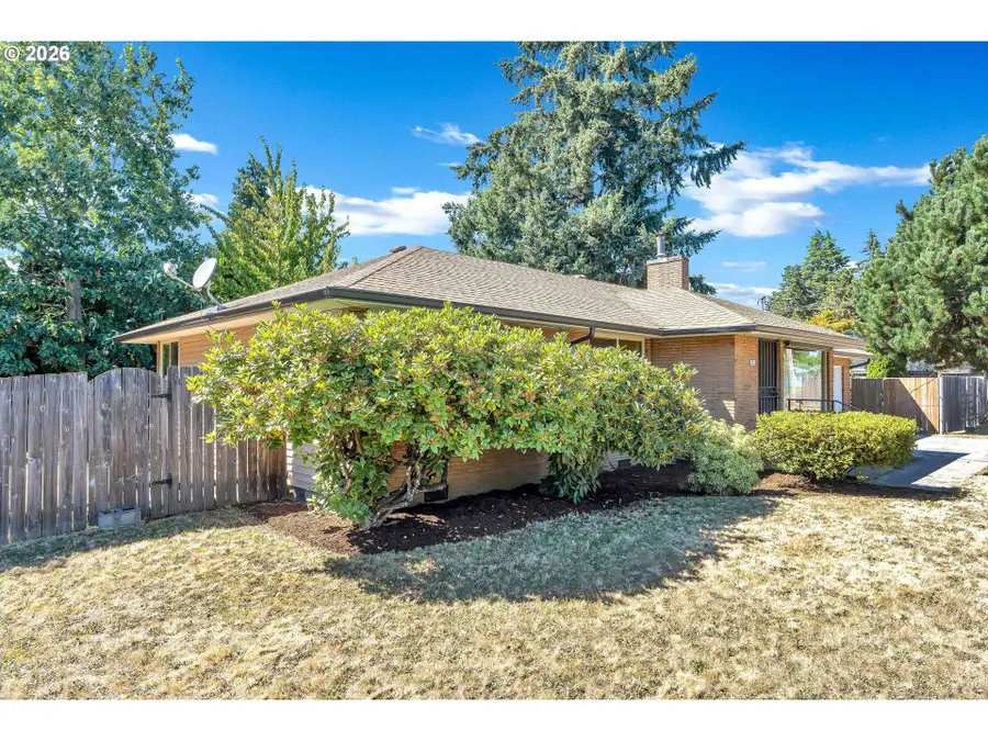 1204 Filbert St, Forest Grove, OR 97116 - #3