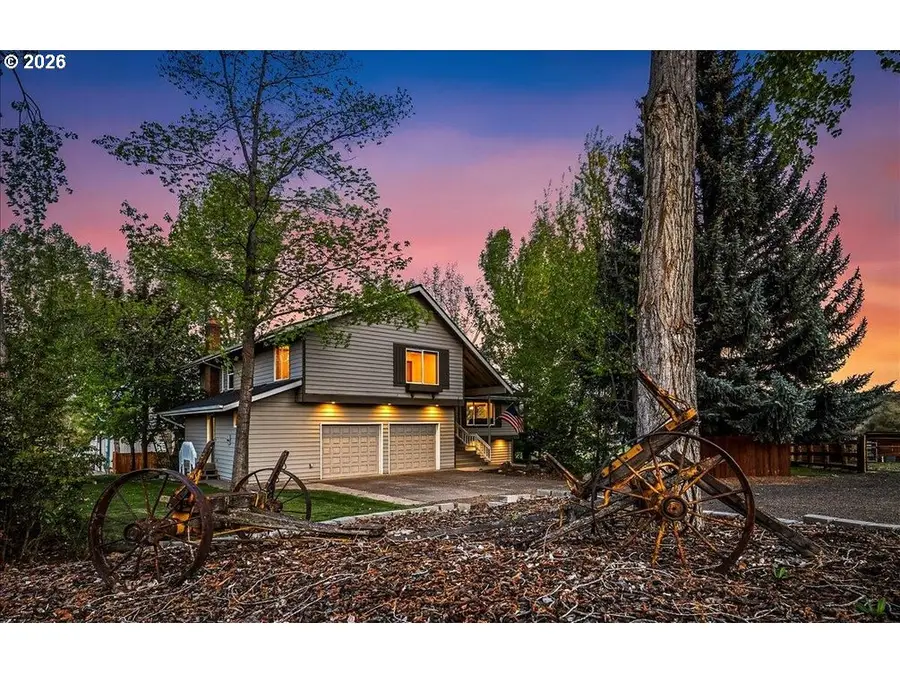 1176 NE Barnes Rd, Prineville, OR 97754 - #3