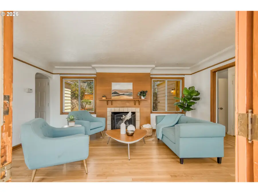 7645 SE Lincoln St, Portland, OR 97215 - #3