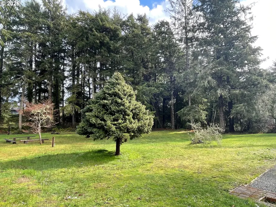 East Of 723 5th St, Gearhart, OR 97138 - #2