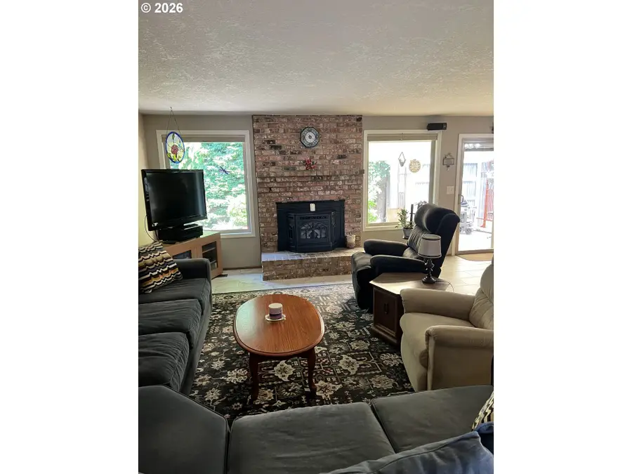 1111 Risden Pl, Eugene, OR 97404 - #3