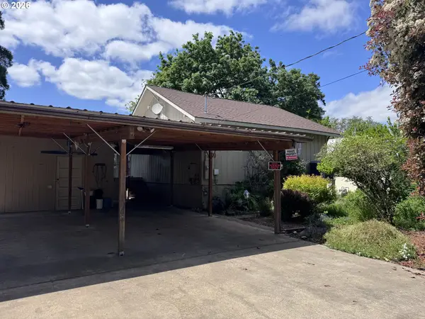 170 Church St, Dillard, OR 97432