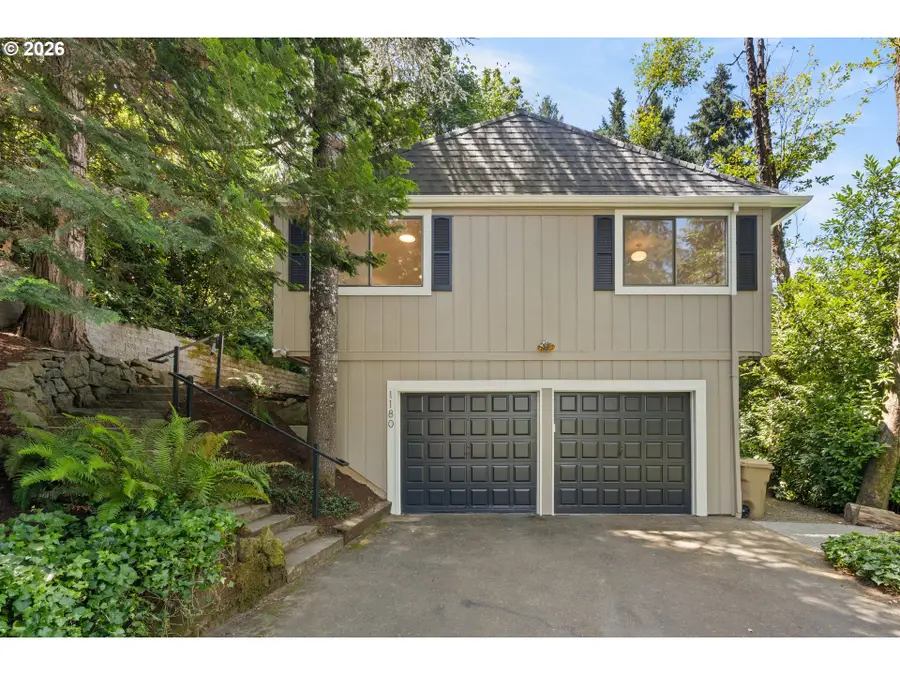 1180 Oxford Dr, Lake Oswego, OR 97034 - #2