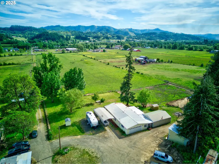 1175 Northside Rd, Sutherlin, OR 97479 - Image #2