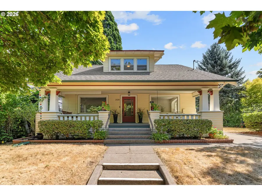 2528 SE 43rd Ave, Portland, OR 97206 - #2