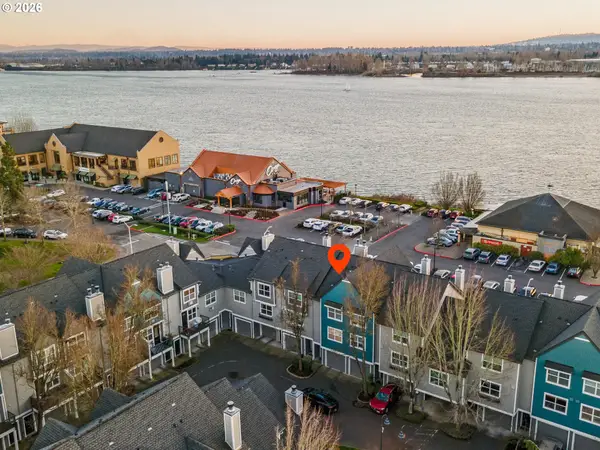 758 SE Fairwinds Loop, Vancouver, WA 98661