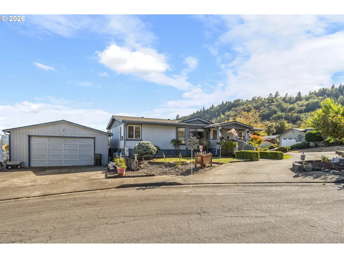 118 NW Cordelia Ct, Roseburg, OR 97471 - #1