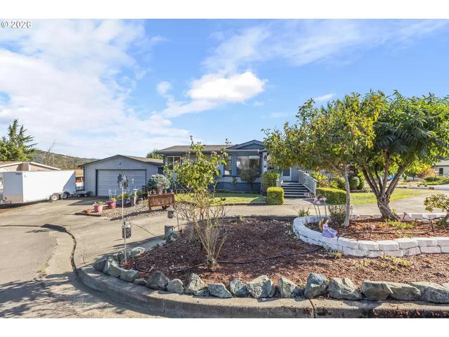 118 NW Cordelia Ct, Roseburg, OR 97471 - #3